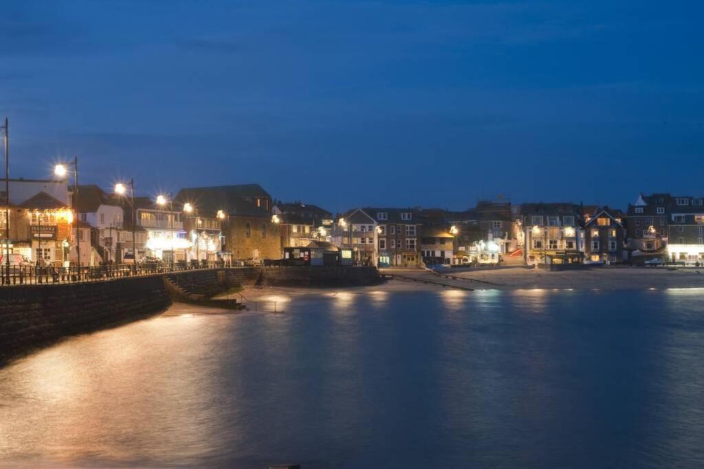 St Ives Apartment Private Parking With Garden 10 Minute Walk Into Town And Beach Exteriör bild