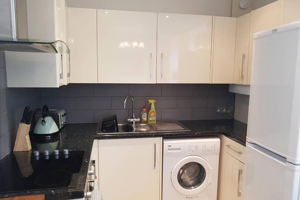 St Ives Apartment Private Parking With Garden 10 Minute Walk Into Town And Beach Exteriör bild