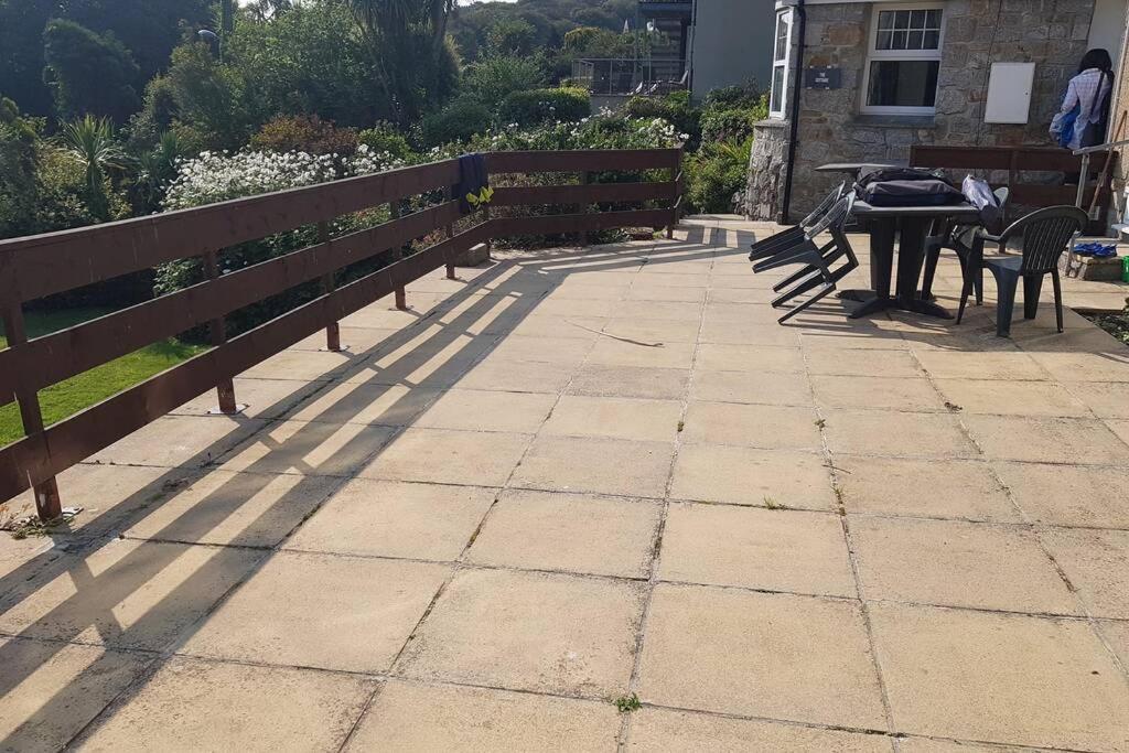 St Ives Apartment Private Parking With Garden 10 Minute Walk Into Town And Beach Exteriör bild