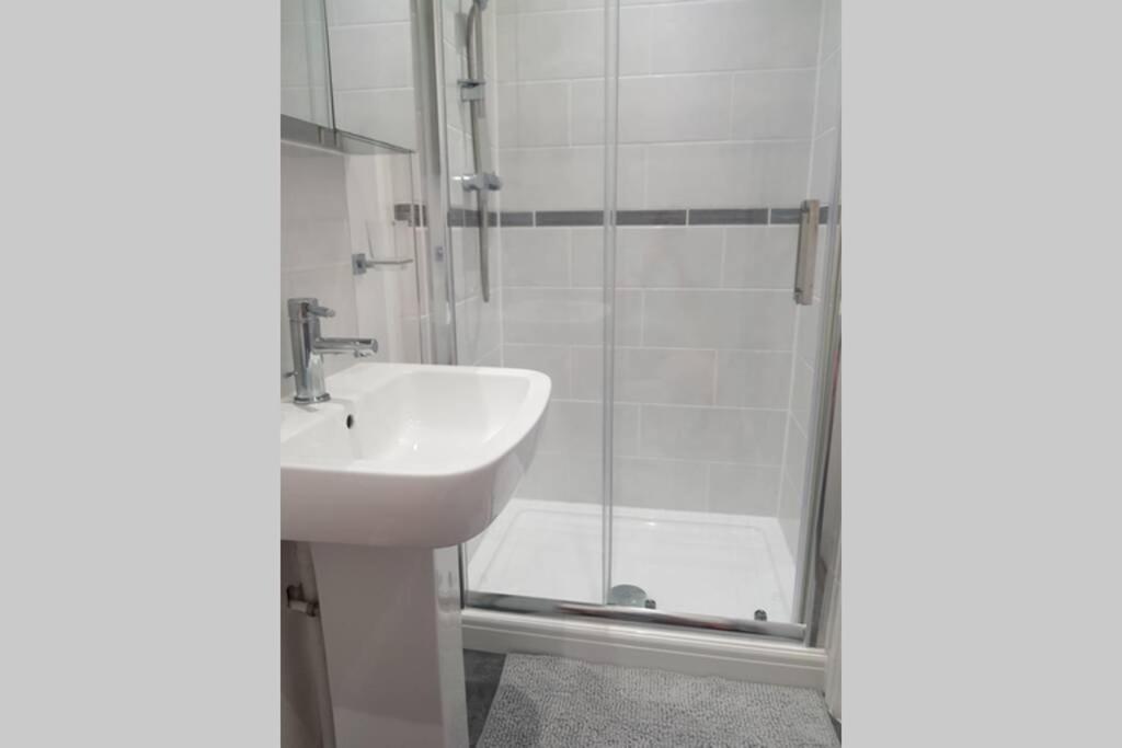 St Ives Apartment Private Parking With Garden 10 Minute Walk Into Town And Beach Exteriör bild